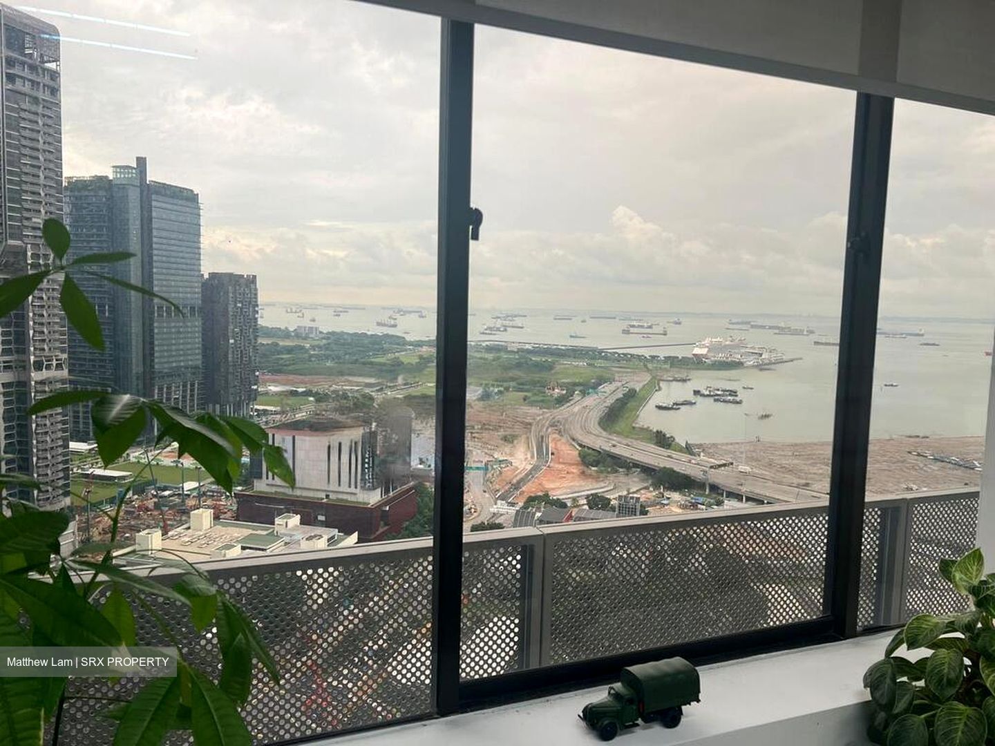 International Plaza (D2), Office #454655891